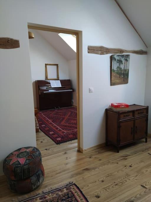Superbe Appartement Dans Charmant Corps De Ferme Acheres-la-Foret エクステリア 写真