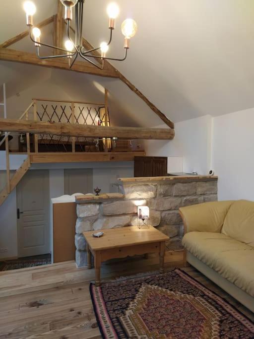 Superbe Appartement Dans Charmant Corps De Ferme Acheres-la-Foret エクステリア 写真