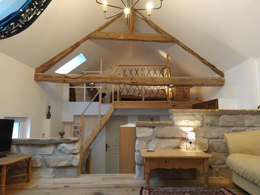 Superbe Appartement Dans Charmant Corps De Ferme Acheres-la-Foret エクステリア 写真