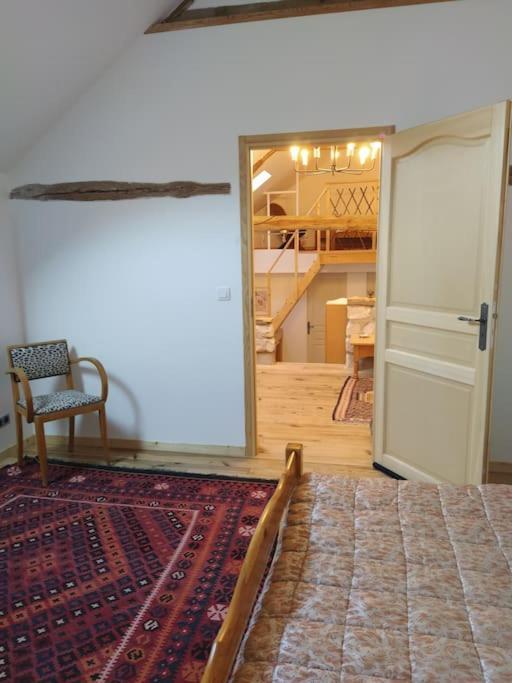 Superbe Appartement Dans Charmant Corps De Ferme Acheres-la-Foret エクステリア 写真