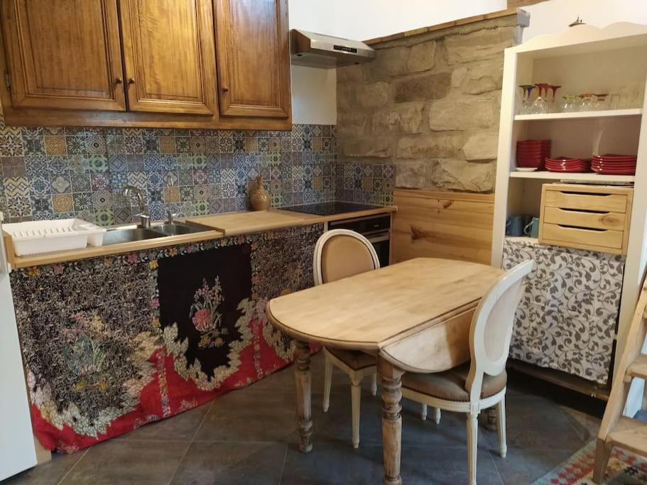 Superbe Appartement Dans Charmant Corps De Ferme Acheres-la-Foret エクステリア 写真